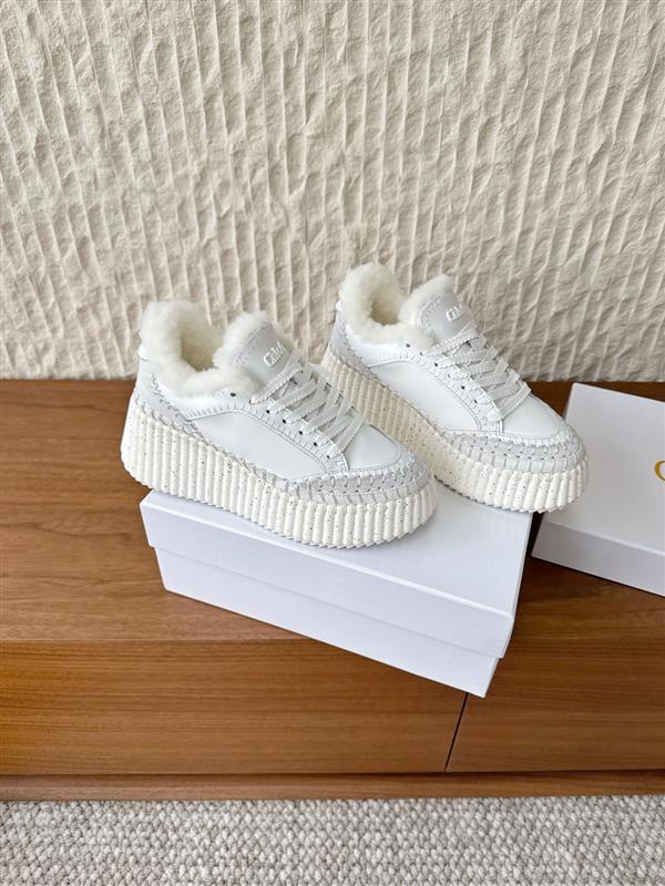 2025112815381915 390